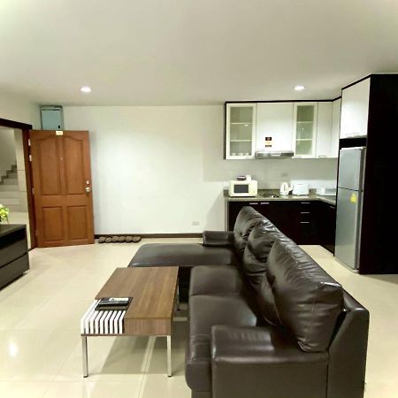 14 Place Sukhumvit Suites Bangkok Bagian luar foto